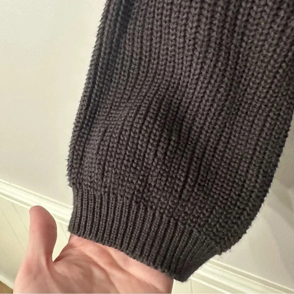 Altar'd State Charcoal Gray V-Neck Lace Up Cozy Hi-Low Sweater Sz Sm GUC - Picture 4 of 10